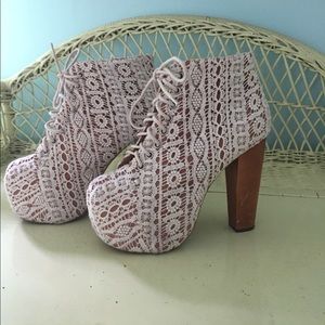 Heeled booties