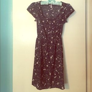 Sweet Dress! Elastic waist with tie at back