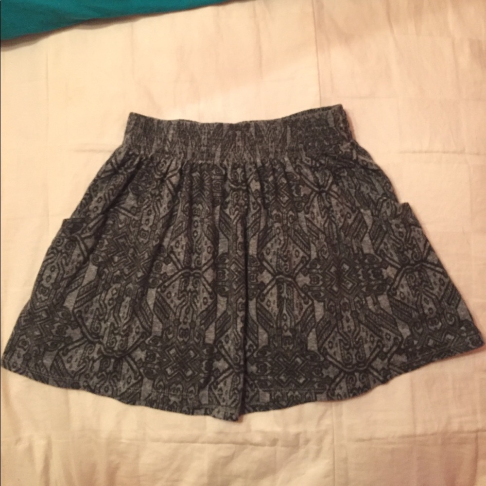 Black and grey Aztec mini skirt with pockets