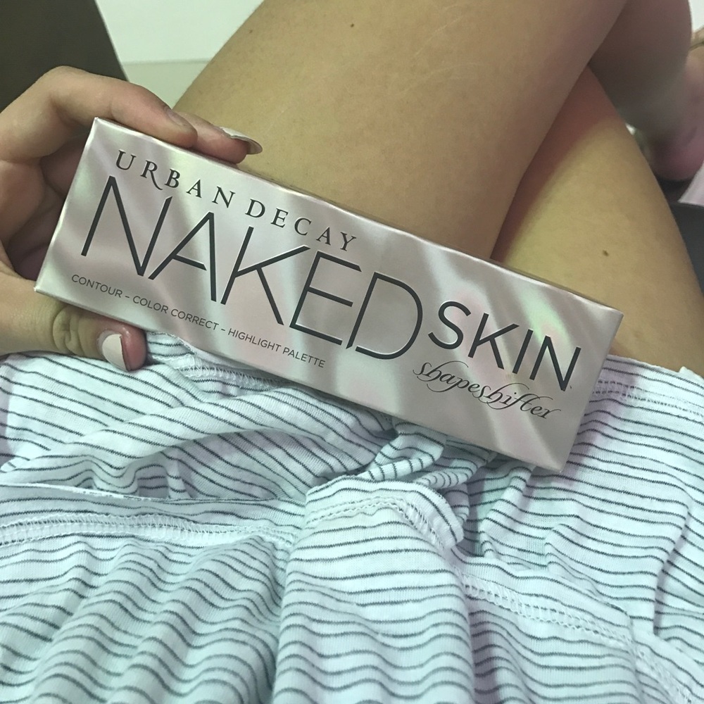 Urban decay shapeshifter contour set. Light/medium