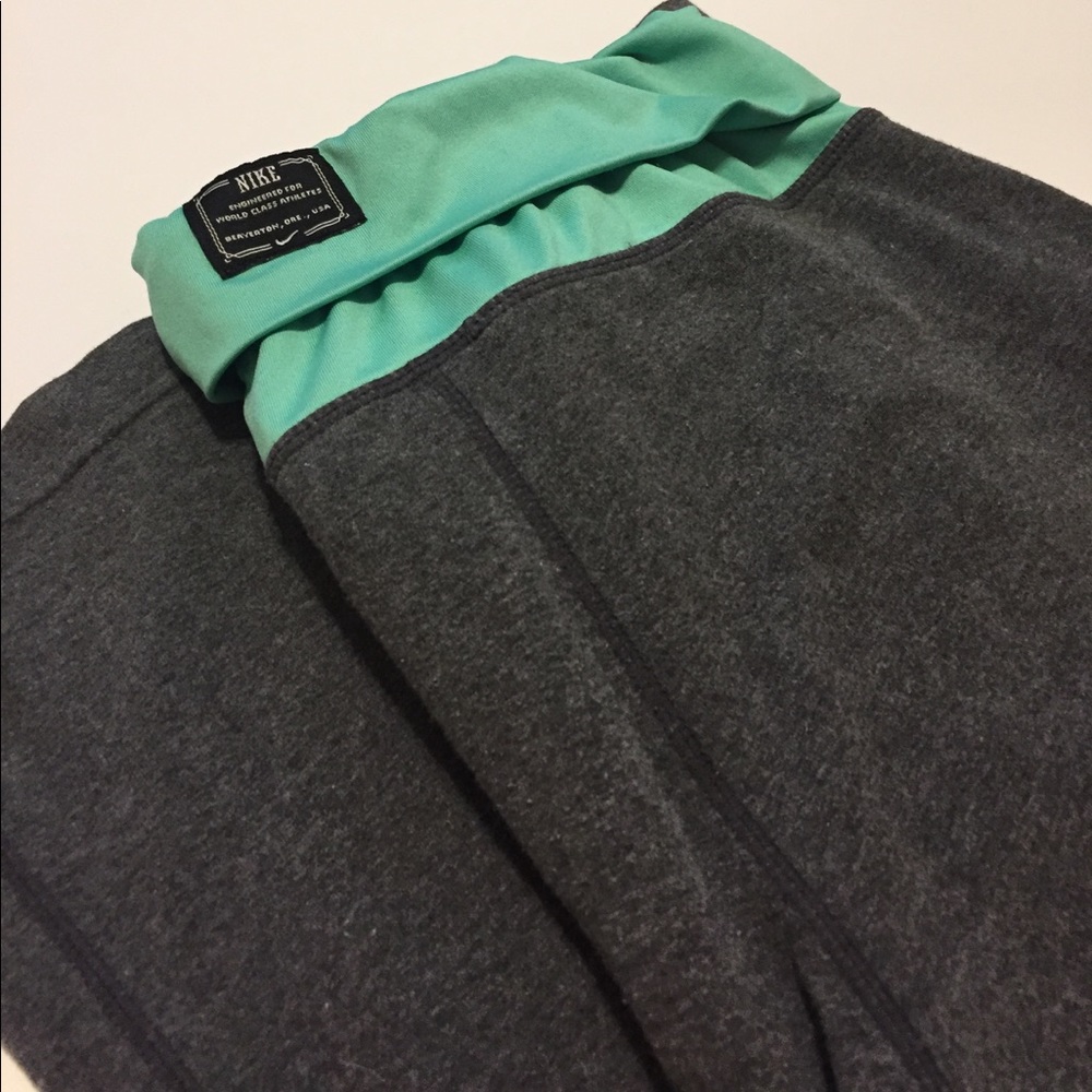 Nike Athletes Yoga Pant