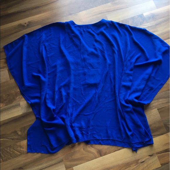 Small/Medium Blouse - Picture 4 of 4