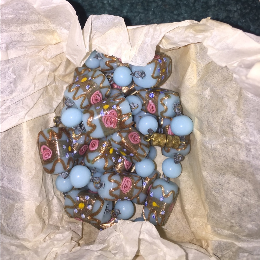 beautiful necklace - Picture 3 of 3