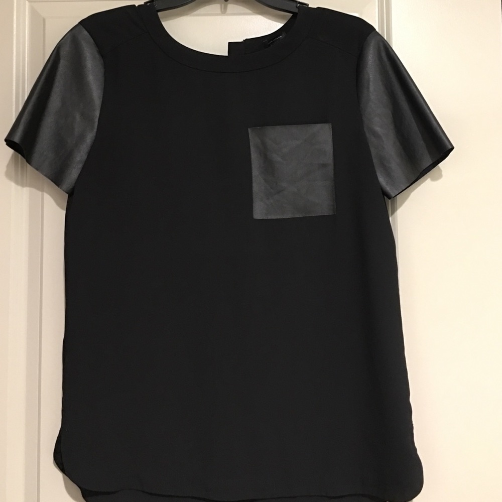 Short sleeve black and leather top
