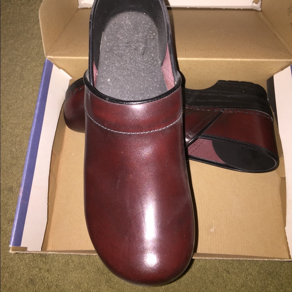 Dansko Cabrio leather - cordovan color