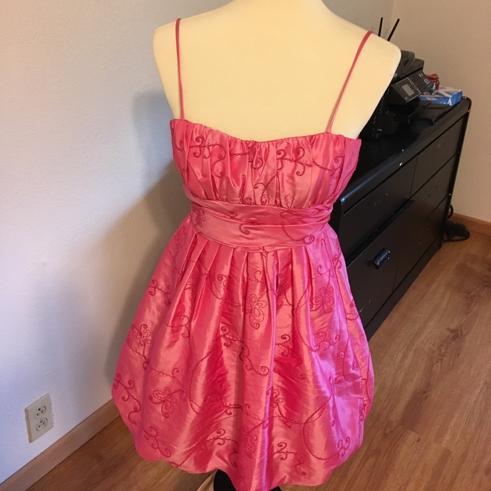 Absolutely beautiful pink dress 👗