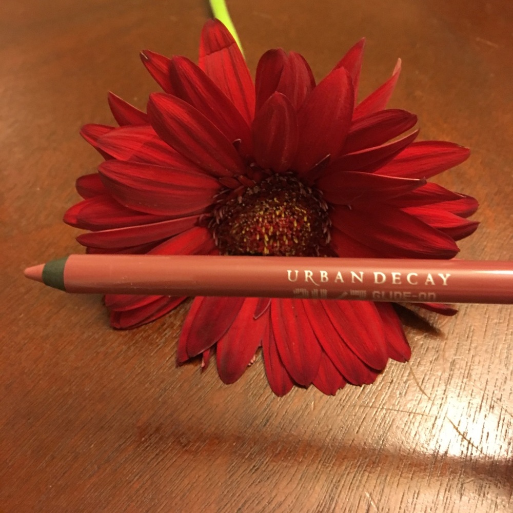 Final Price Drop NEW Urban Decay lip pencil