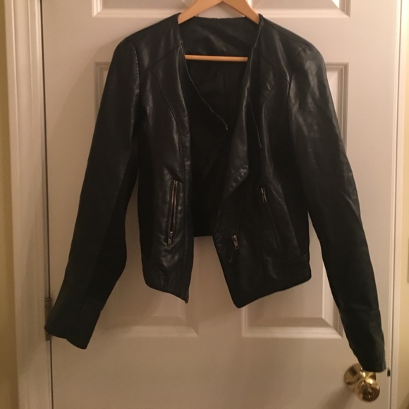 Francesca's Collections Jackets & Blazers - 💌🦇Francesca's Faux Leather coat