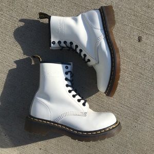 8 Eye Dr. Marten Boot