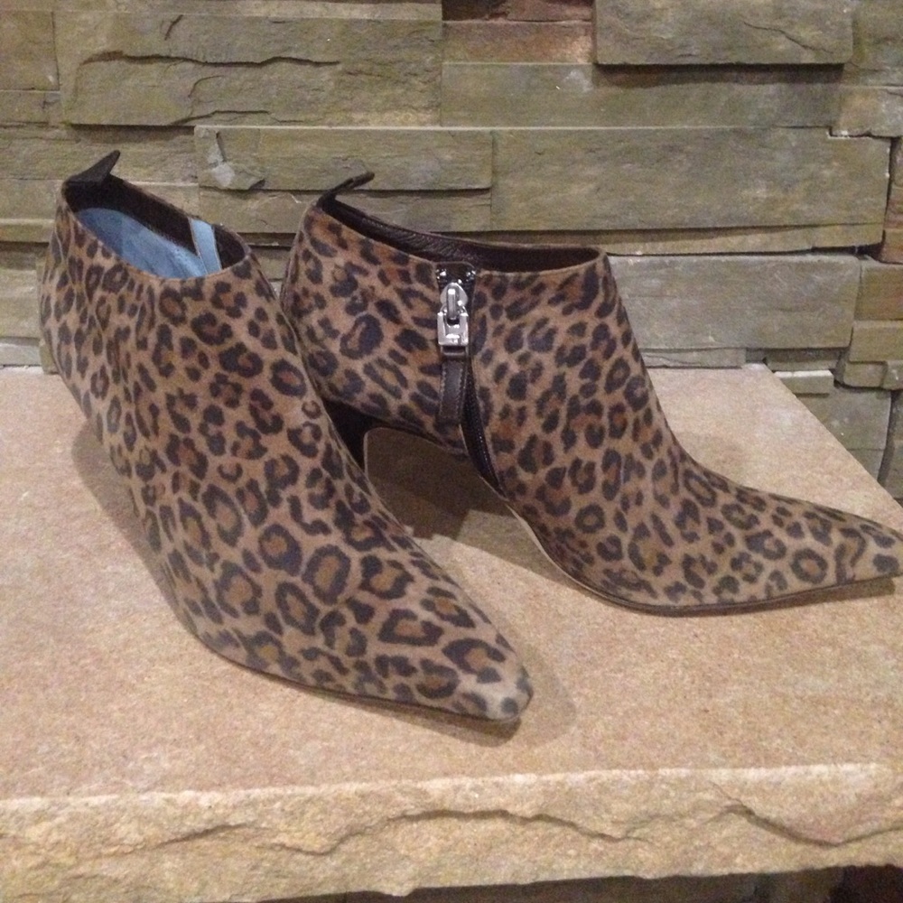 Lambertson truex size 38 1/2 print ankle boots