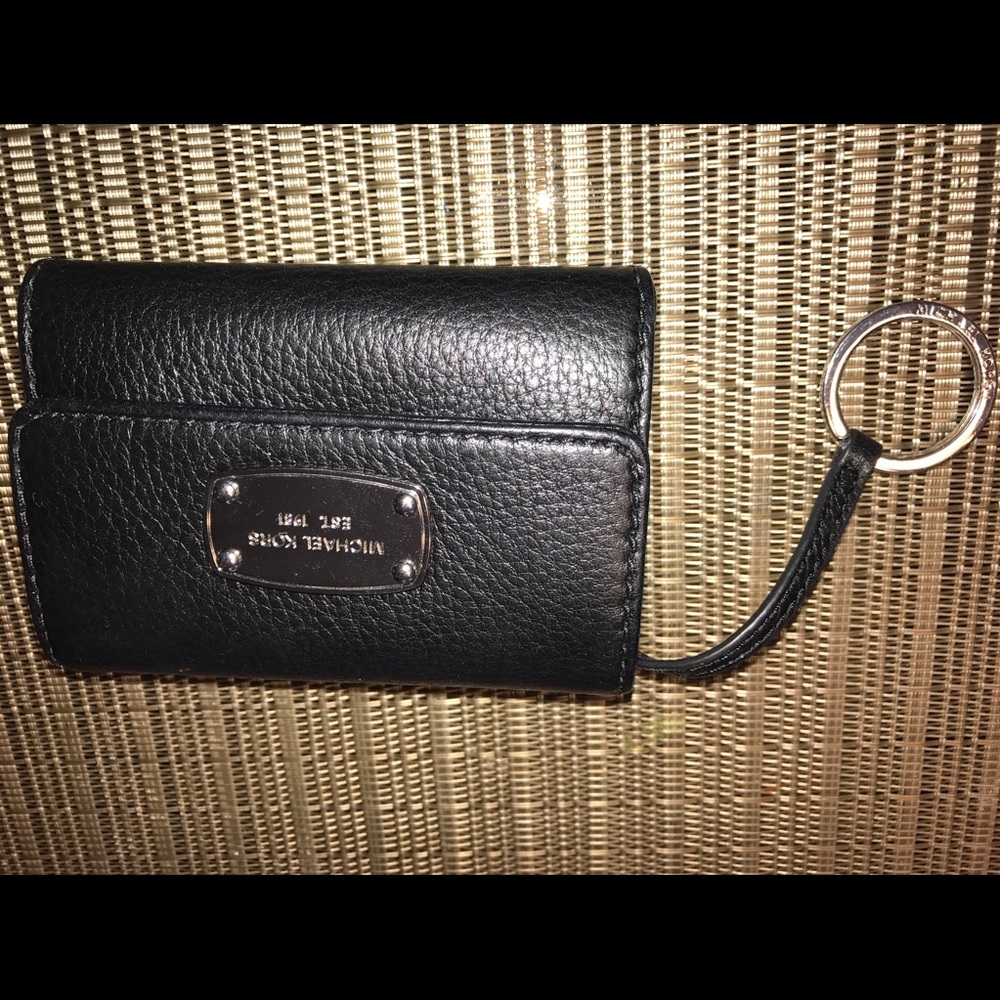 Michael kors keychain wallet
