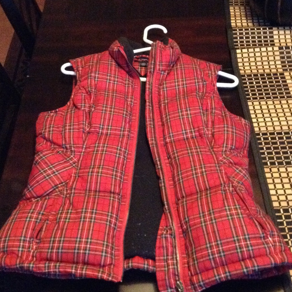 Tommy Hilfiger plaid vest