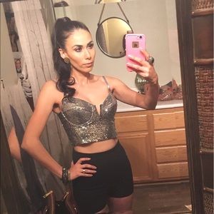 Meet your Posher, Rosela