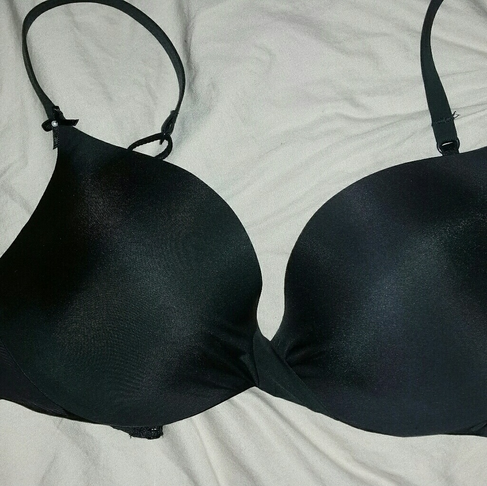 Vitoria's Secret Black Bra