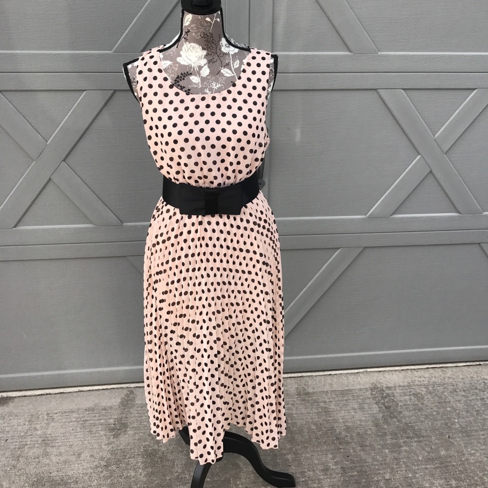 Polka dot--mauve and black-sleeveless dress