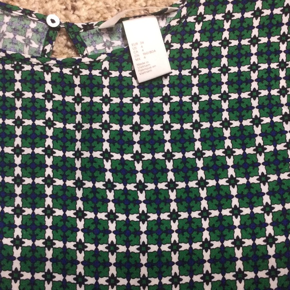 🌷Patterned top - Picture 2 of 2