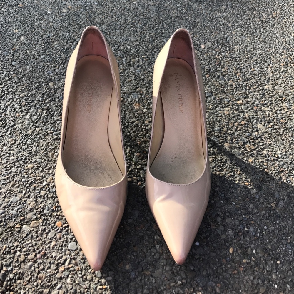 Ivanka Trump tan pumps