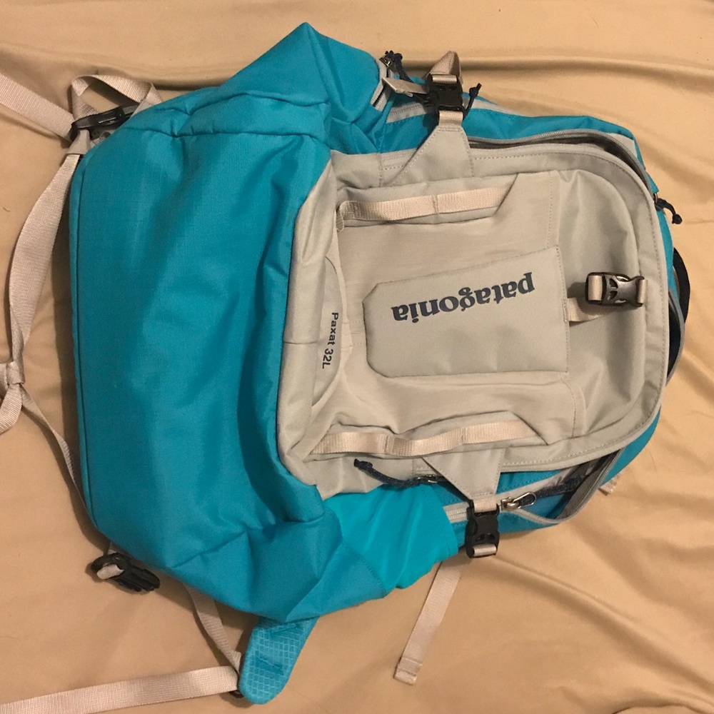Patagonia 32L paxat book bag