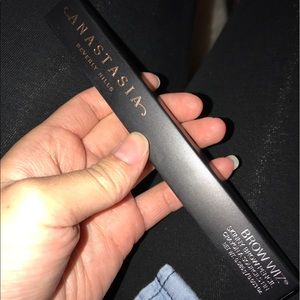 Anastasia brow wiz pencil