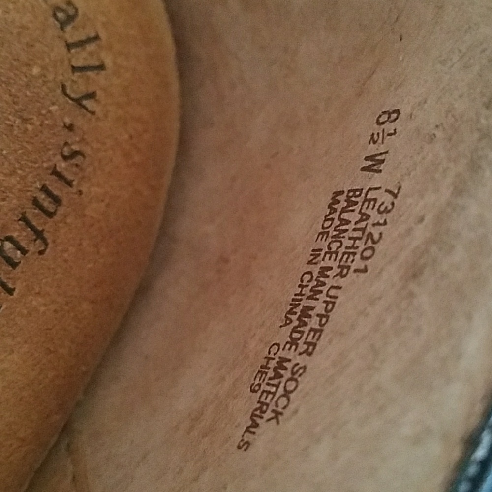 Shoes - Picture 6 of 6