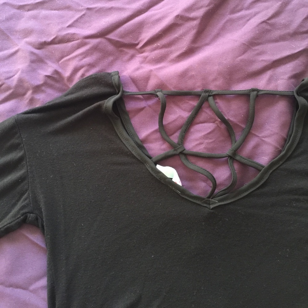 Black top w/ back detail - Picture 2 of 2