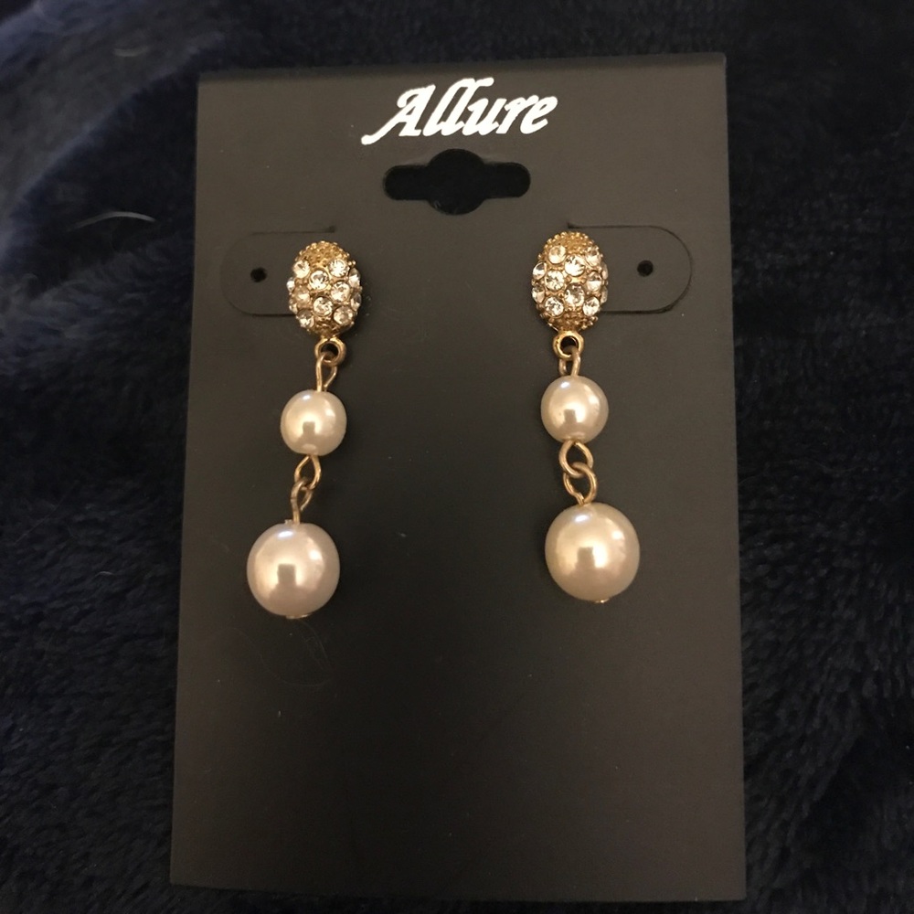 Pearl Earrings With Rhinestone Posts