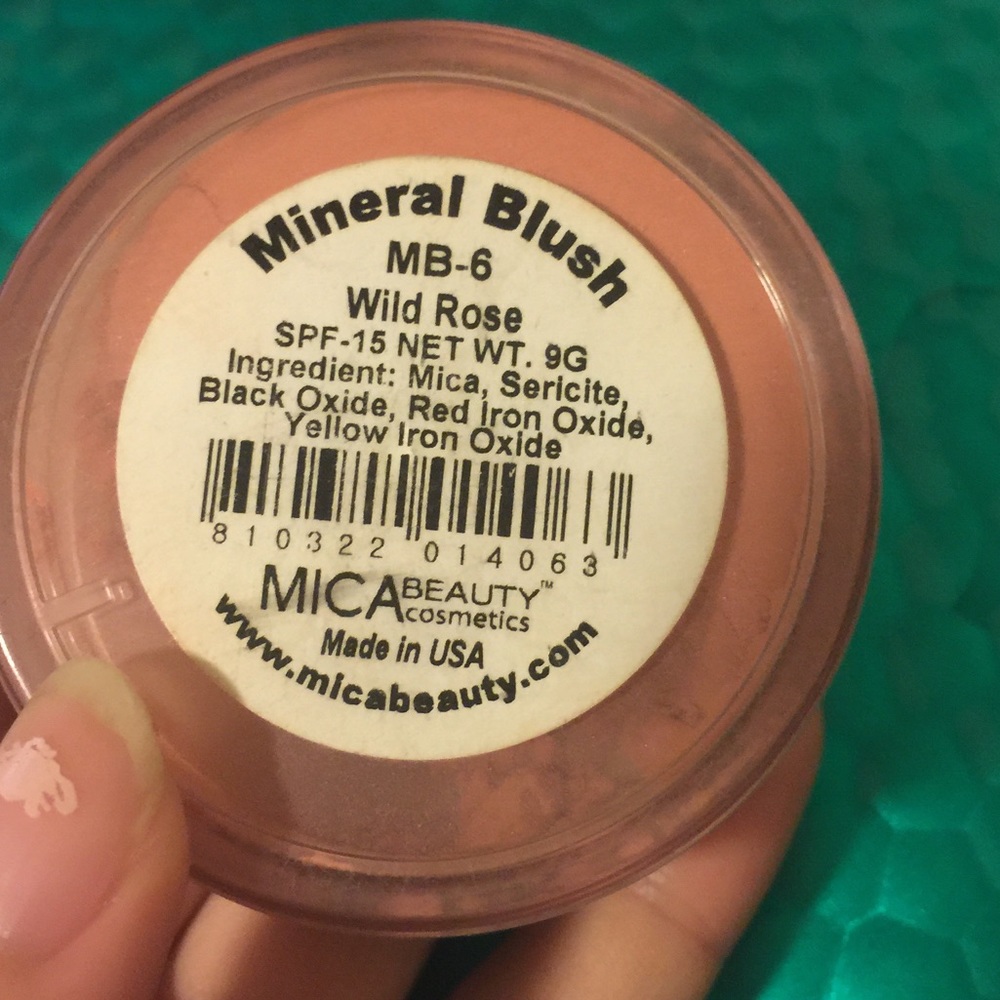 Mineral blush