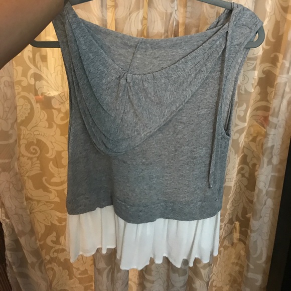 🔘SPORTY🔘 Grey and White blouse w/ hood. - Picture 2 of 2