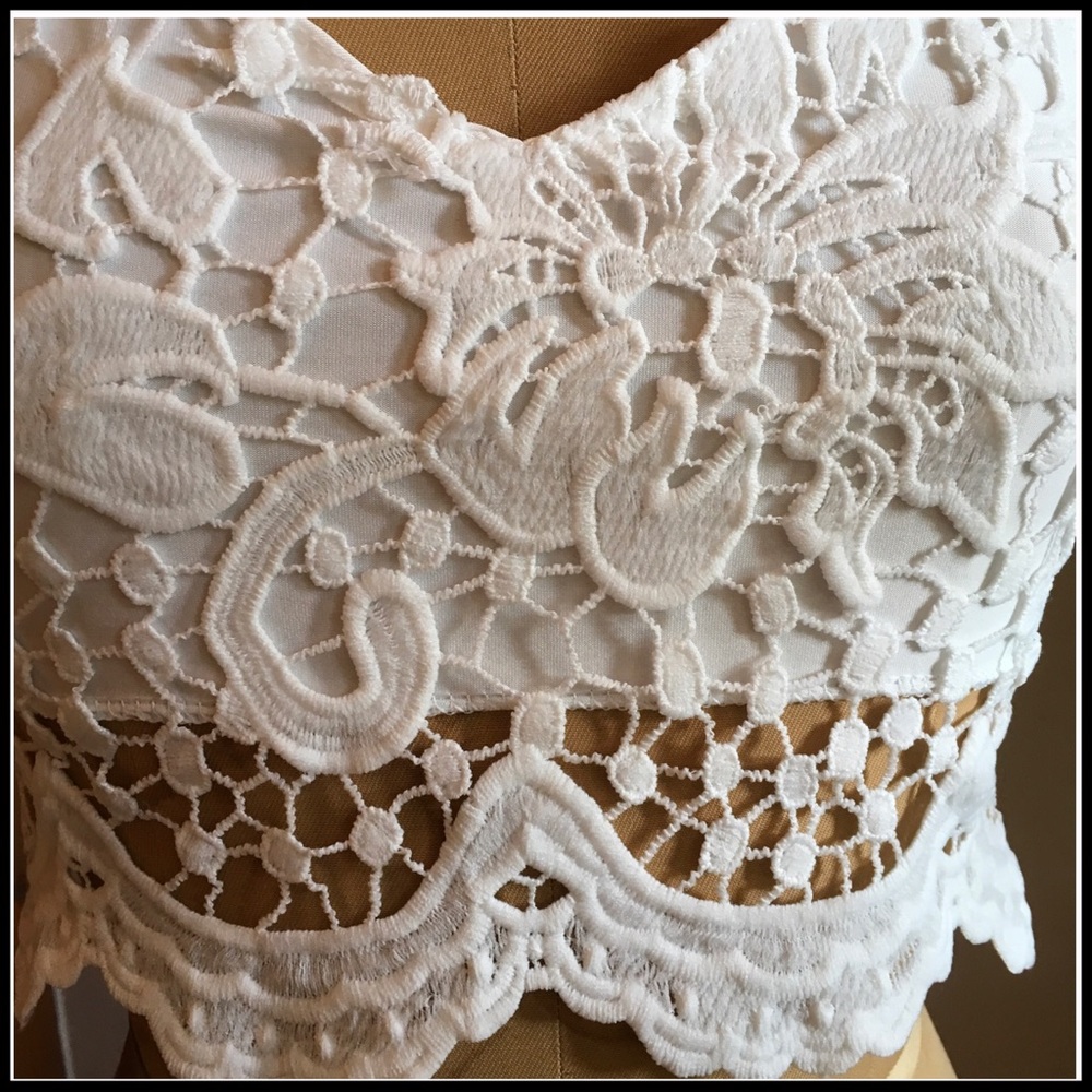 Crochet Lace Crop Top - Picture 3 of 7
