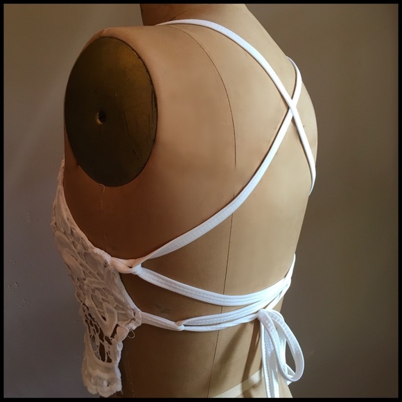 Crochet Lace Crop Top - Picture 4 of 7