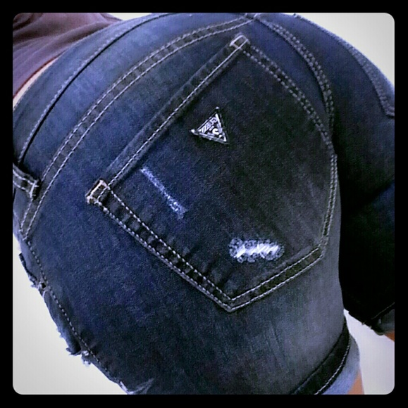 GUESS Shorts - Picture 4 of 6