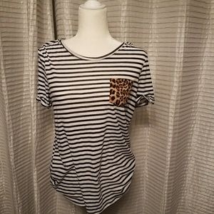 Striped leopard pocket tee