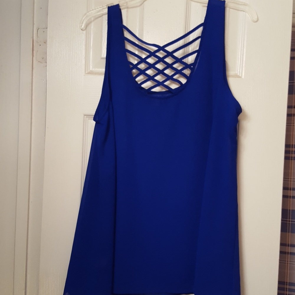 Top - Picture 2 of 2