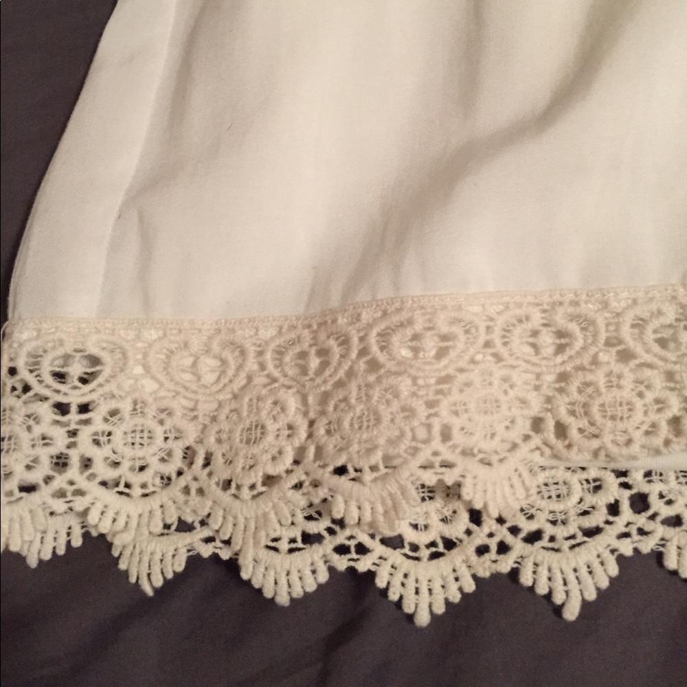 White summer dress with lace trim at bottom. - Picture 2 of 3