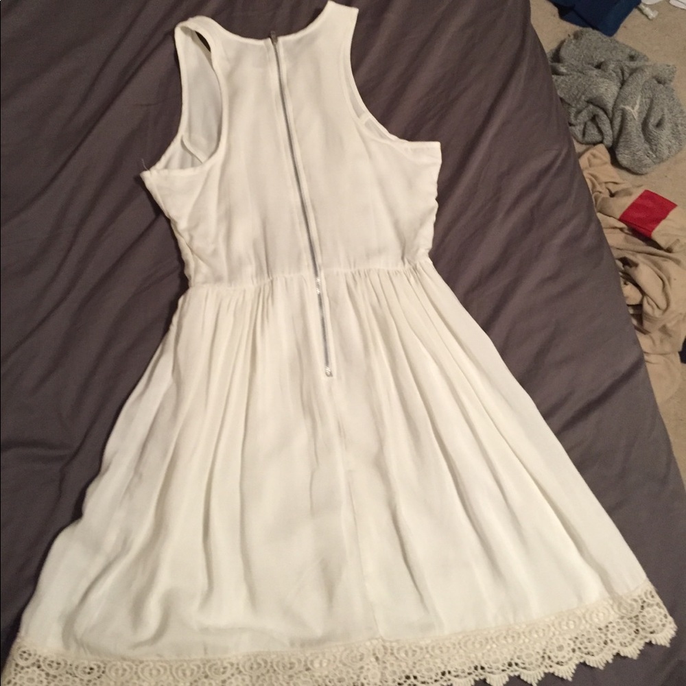 White summer dress with lace trim at bottom. - Picture 3 of 3