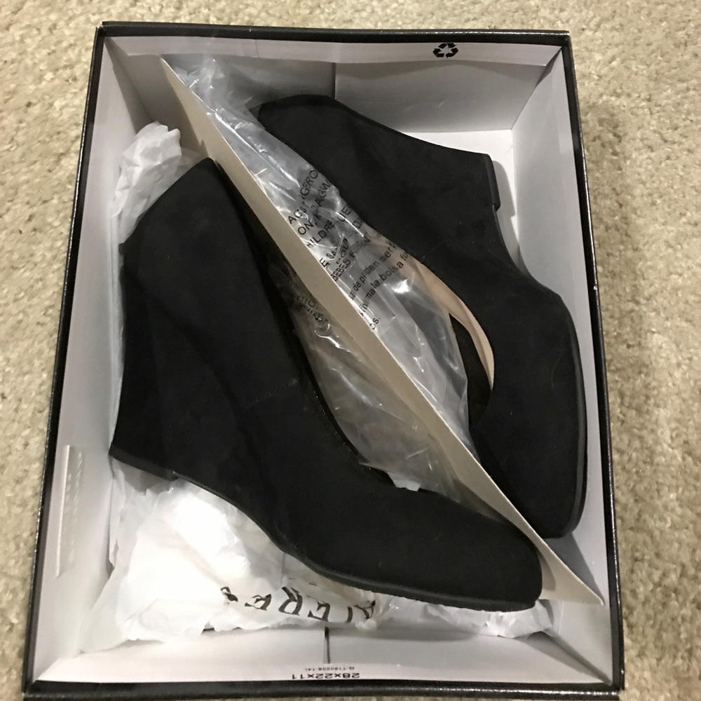 Black wedge by Fergalicious