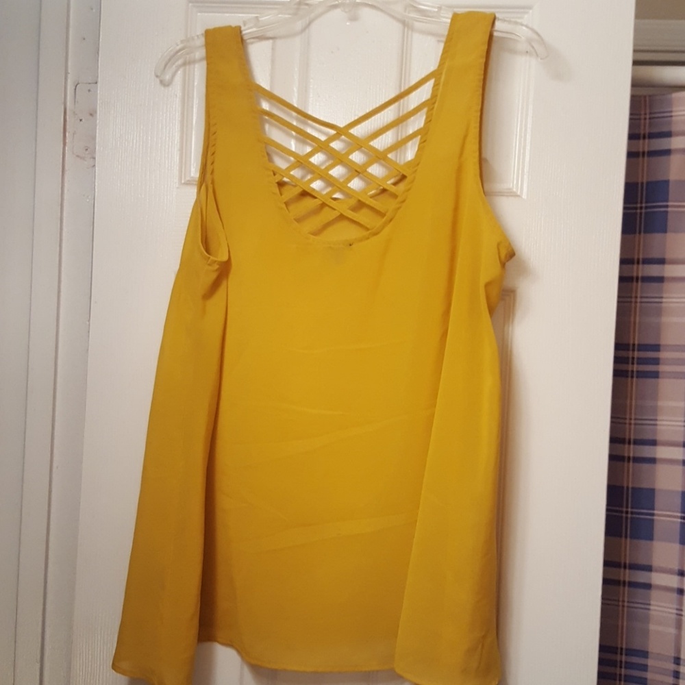 Top - Picture 2 of 2