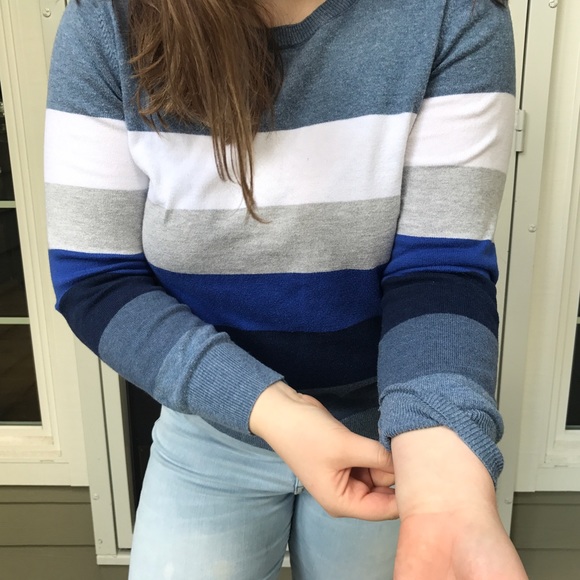 💜SWEATER💜 - Picture 3 of 7