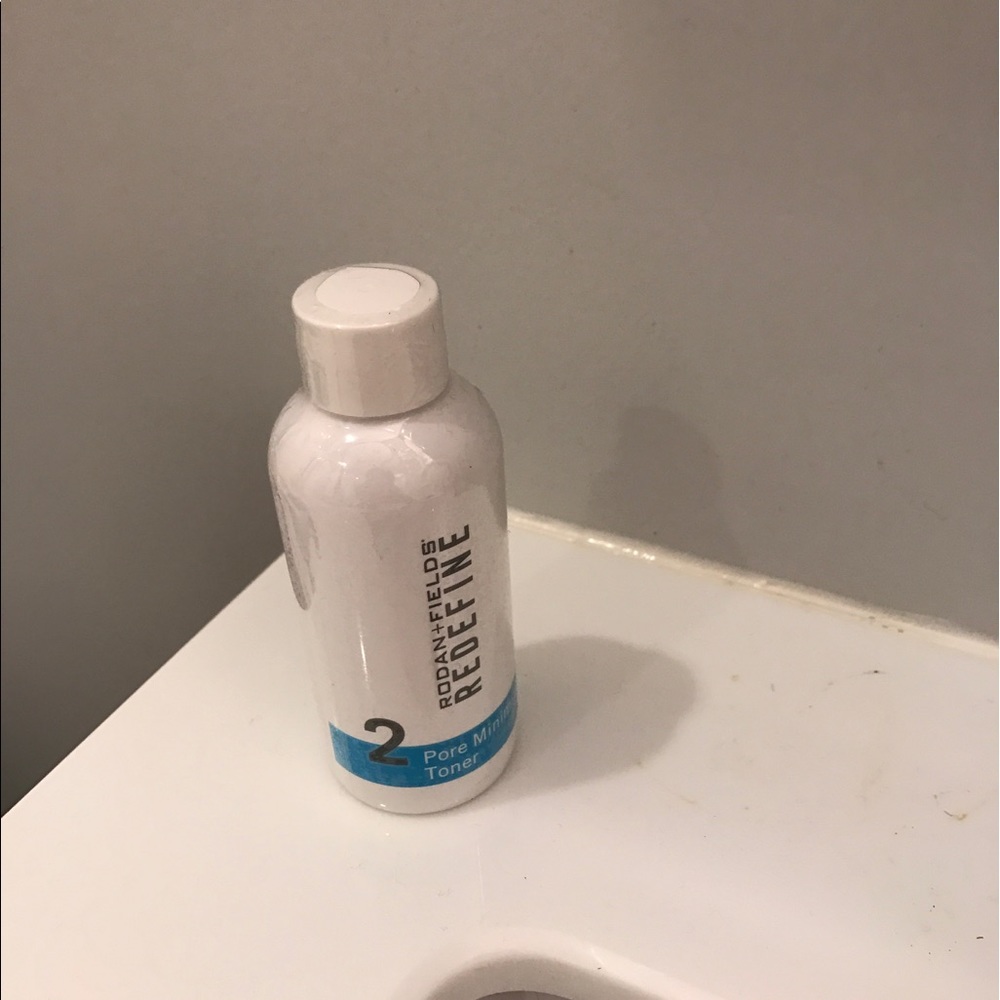 Rodan and Fields redefine pore minimizing toner