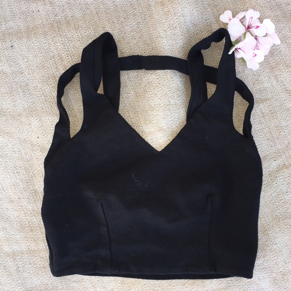 Lulu Tops - Lulu's strapy black crop top