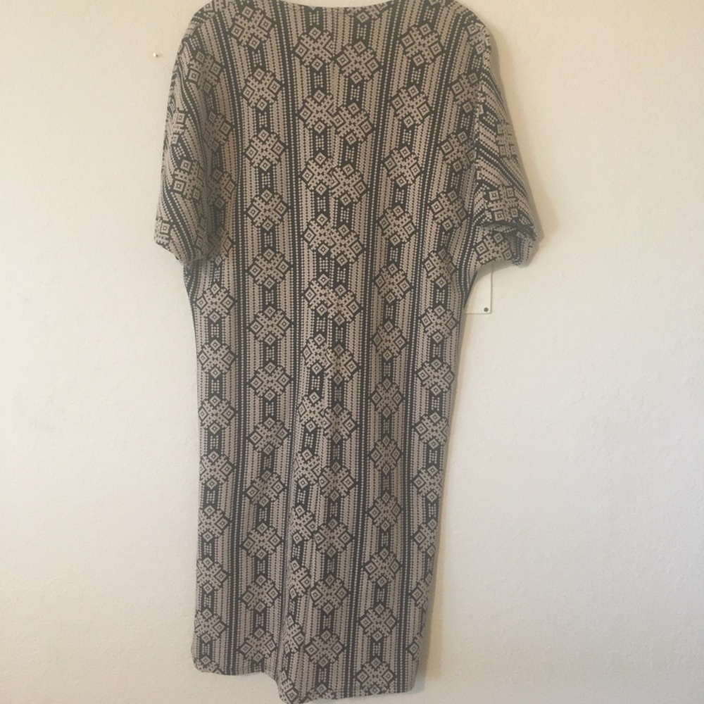 Dress - Picture 3 of 4