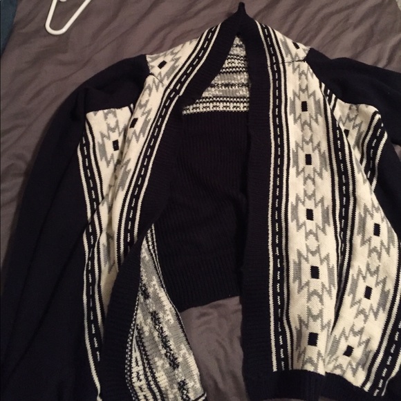 Tribal print cardigan!! - Picture 2 of 2