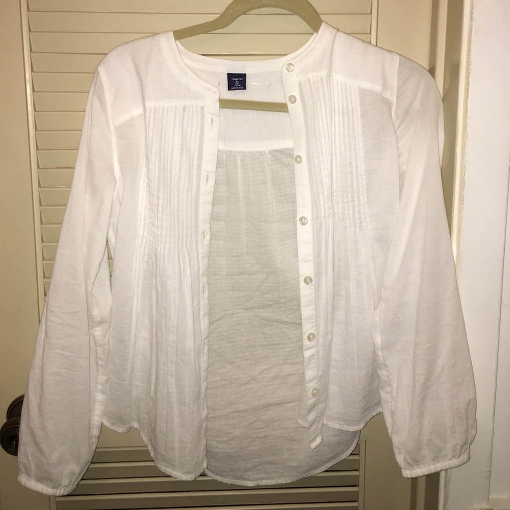 Gap white button down