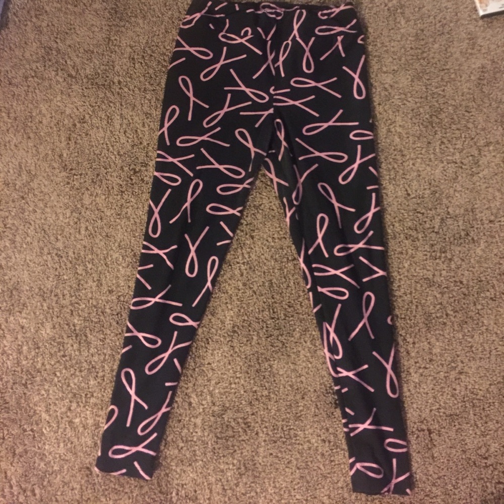 Breast cancer awareness LulaRoe leggings TC