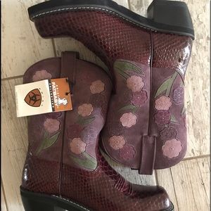 Women's cowboy boots