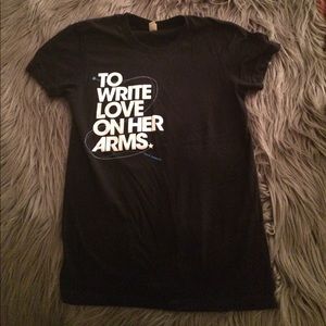 ❤️ To write love on her arms shirt