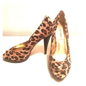 Steve Madden | Leopard Print Peep-toe | Size 9