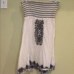 Beach Coverup/Black and White Summery Dress