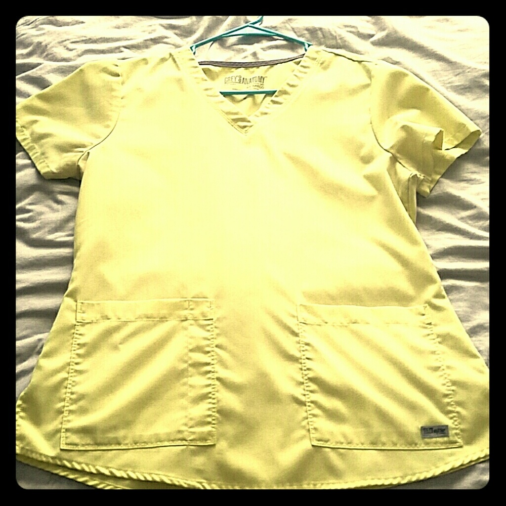 Greys Anatomy scrub top size M,  yellow.