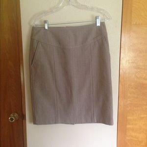 Banana Republic stretch pencil skirt, size 6